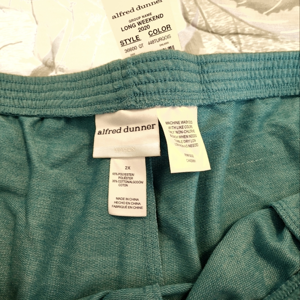 NWOT Alfred Dunner pants